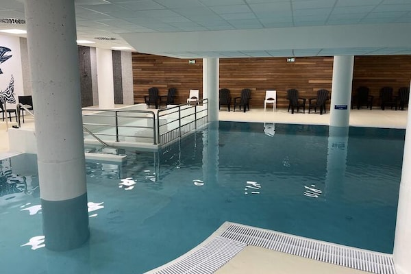 Zonnig appartement op de piste in de Pyreneeën met zwembad, geschikt voor 8 personen - thumbnail 5