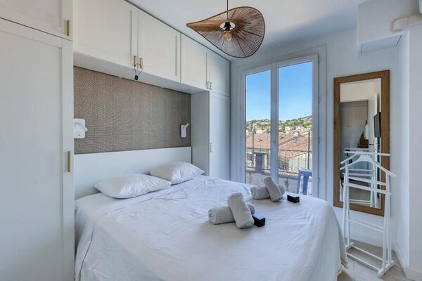 Licht appartement in Bandol met balkon, op loopafstand van strand en haven - thumbnail 6