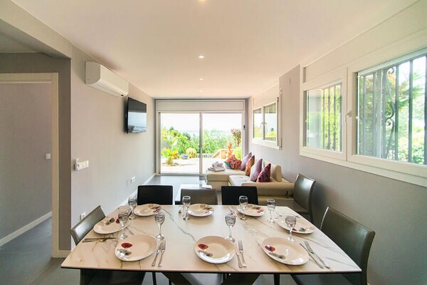 Ruim appartement met zwembad en zeezicht in Roses, Costa Brava - thumbnail 4