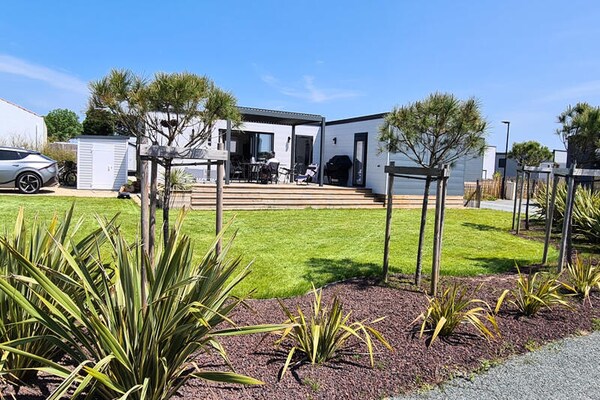 Zonnig chalet voor 6 met tuin en zwembad nabij strand Bretignolles-sur-Mer - thumbnail 1