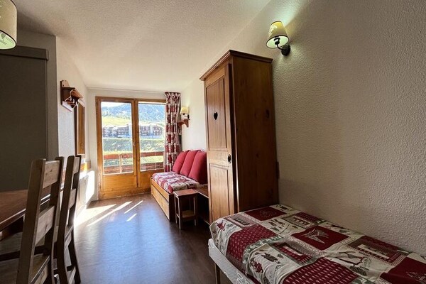 Zonnig ski-in, ski-out appartement in Plagne Soleil met uitzicht op de Alpen - thumbnail 1