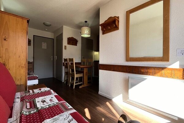 Zonnig ski-in, ski-out appartement in Plagne Soleil met uitzicht op de Alpen - thumbnail 2