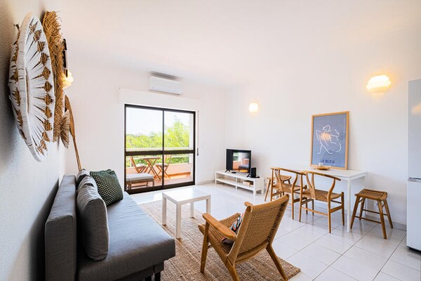 Gezellig appartement in hartje Albufeira met zwembad en balkon - thumbnail 1