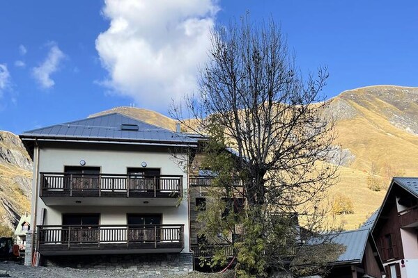 Licht appartement met panoramisch uitzicht op de Alpen, vlakbij de piste - thumbnail 2
