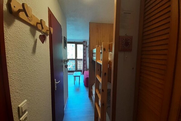 Knusse studio voor 4 personen in Valfréjus, op 50 meter van de gondellift - thumbnail 6