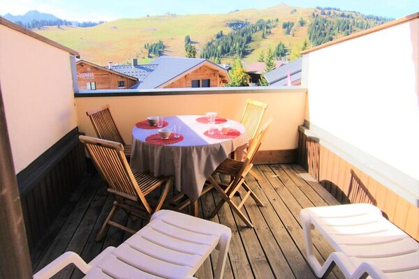 Zonnig appartement met uitzicht op de Mont Bisanne in Hauteluce - thumbnail 2