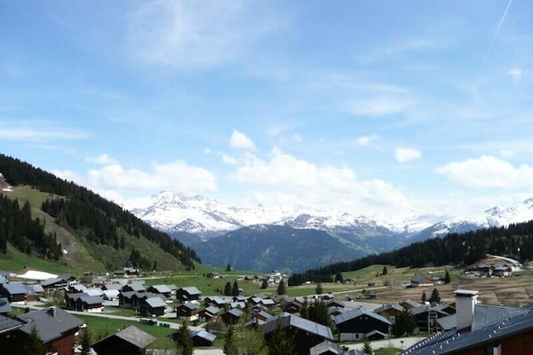 Studio met balkon en uitzicht op het Beaufortainmassief in Hauteluce - thumbnail 6