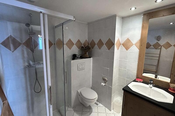 Ruim appartement voor 8 personen met balkon en toegang tot binnenzwembad - thumbnail 6