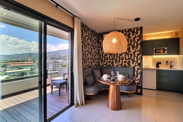 Mahana Suite: Panoramisch appartement met zee- en bergzicht in Papeete - thumbnail 6