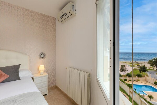 Strandappartement El Campello: 3 kamers, uitzicht op zee en zwembad - thumbnail 3