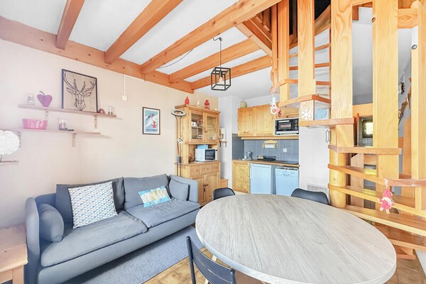 Authentiek appartement op 40m² aan de piste in Les Carroz - thumbnail 2