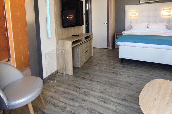 Romantische studio met zeezicht en privéterras in Agde, Zuid-Frankrijk - thumbnail 3