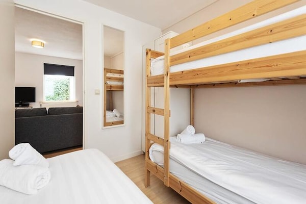 Vernieuwd familieappartement in Zandvoort met gratis parking, 7 min van het strand - thumbnail 4