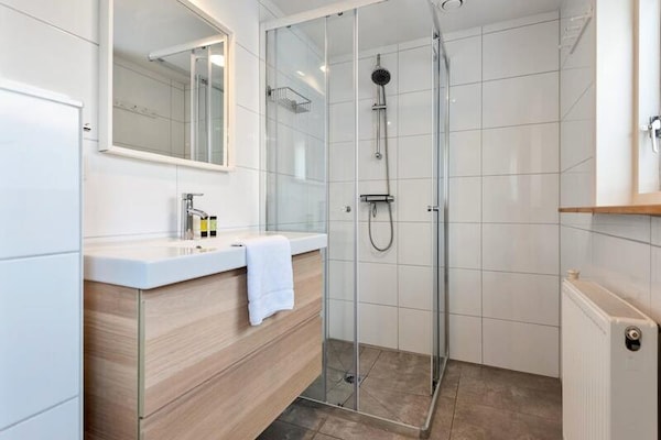 Vernieuwd familieappartement in Zandvoort met gratis parking, 7 min van het strand - thumbnail 5