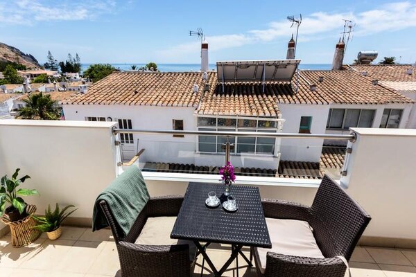 Modern appartement in Luz met dakterras en uitzicht op zee, op 2 minuten van het strand - thumbnail 3