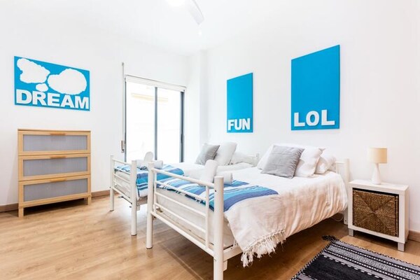 Licht appartement met groot terras nabij jachthaven en strand in Lagos - thumbnail 6