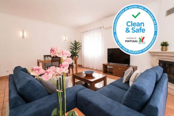 Luxe appartement met zwembad in Porto de Mós, op loopafstand van het strand - thumbnail 1