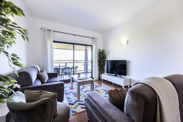 Licht appartement met terras nabij Meia Praia in Lagos - thumbnail 6