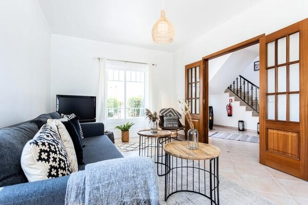 Panoramisch appartement met privézwembad en zeezicht in Aljezur - thumbnail 2