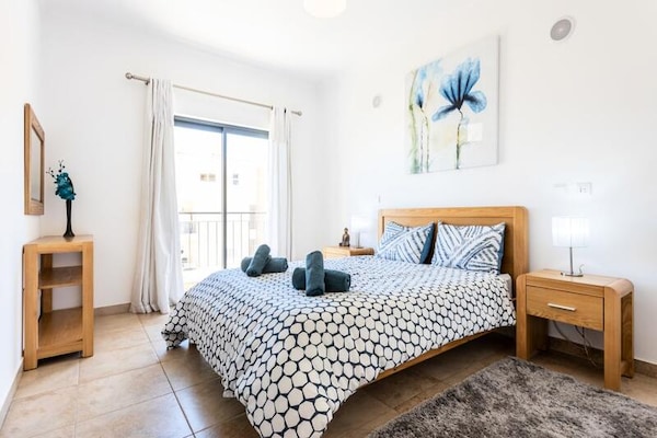 Stijlvol appartement met zwembad en uitzicht op de jachthaven van Lagos - thumbnail 2