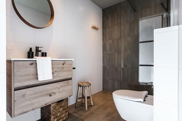 Luxe loft in hartje Zandvoort, 10 min van strand en zee - thumbnail 5