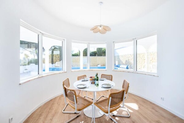 Appartement met privézwembad en zeezicht nabij Burgau - thumbnail 4