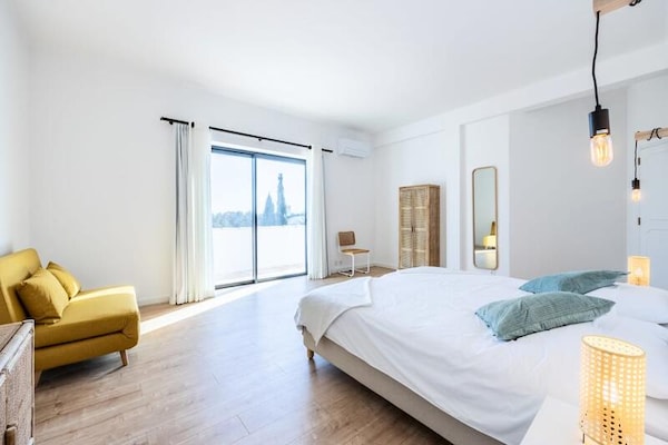 Appartement met privézwembad en zeezicht nabij Burgau - thumbnail 5