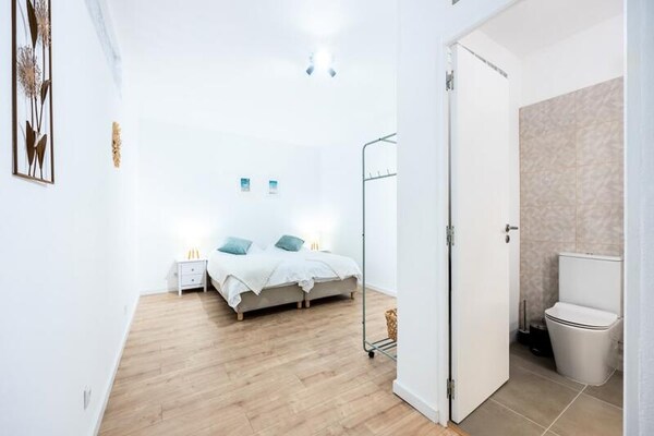 Appartement met panoramisch zeezicht tussen Burgau en Salema - thumbnail 6