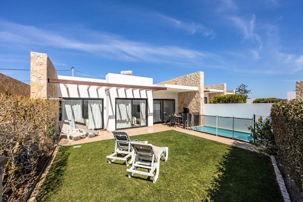 Modern appartement met privétuin en zwembad nabij surfstranden Sagres - thumbnail 2