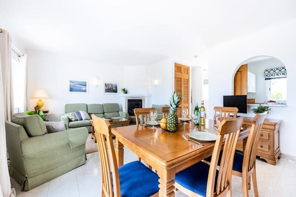 Rustiek appartement met zwembad en panoramisch uitzicht op zee in Budens - thumbnail 4