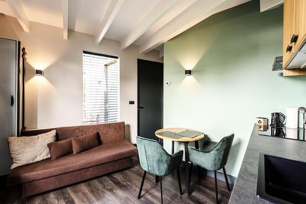 Zandvoort Lodge 2: Luxe strandappartement met tuin, nabij duinen en zee - thumbnail 1