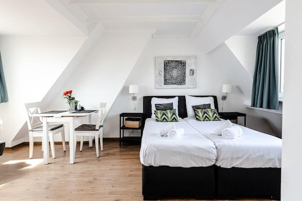 Studio Zwinkels: Intiem strandappartement op 3 minuten van de Noordzee - thumbnail 1