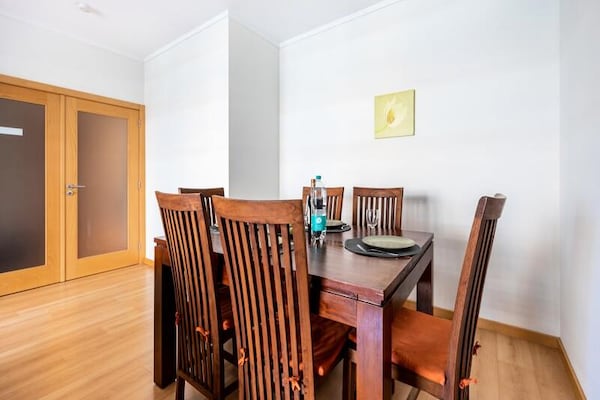 Licht appartement met zeezicht en dakterras in hartje Olhão - thumbnail 4