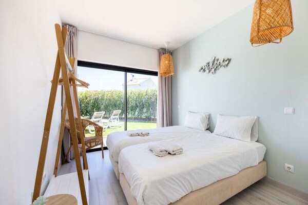 Licht appartement met privétuin en zwembad aan de rand van Sagres - thumbnail 4