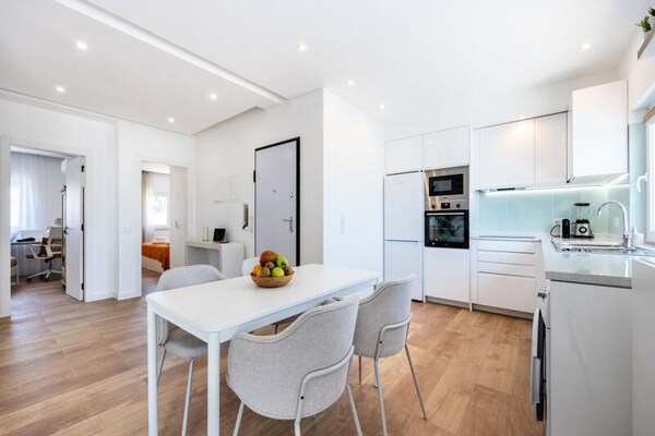 Modern appartement in Lagos centrum met zeezicht op Meia Praia - thumbnail 5