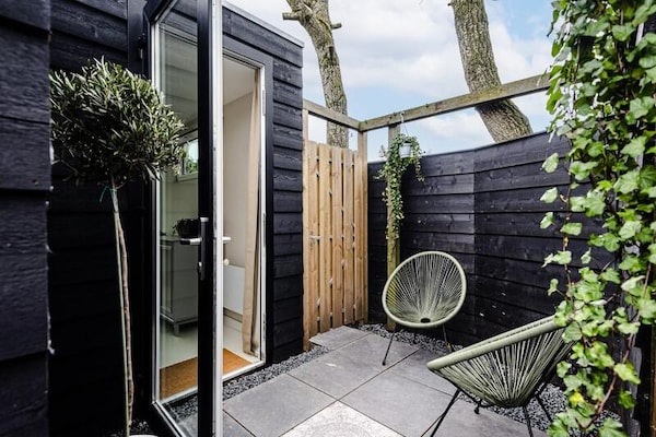 The Garden Suite: Intieme tuinstudio tegenover de Amsterdamse Duinen - thumbnail 1