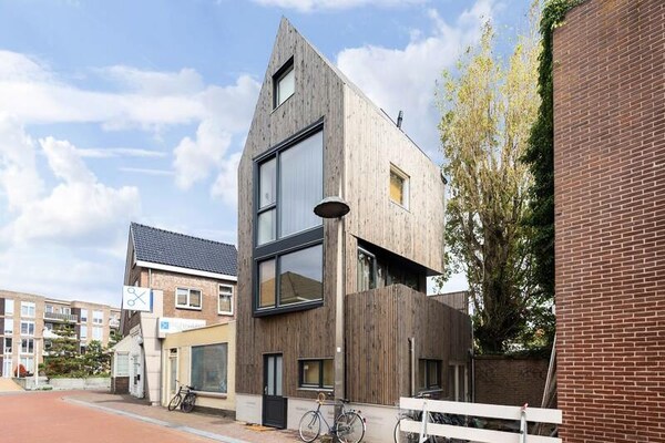 The Modern Burrow: stijlvol vierlaags appartement in hartje Zandvoort - thumbnail 3