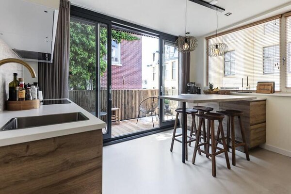 The Modern Burrow: stijlvol vierlaags appartement in hartje Zandvoort - thumbnail 6