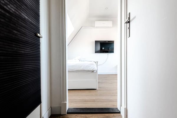 Albatros Aan Zee: Intiem strandappartement voor 2 in hartje Zandvoort - thumbnail 6