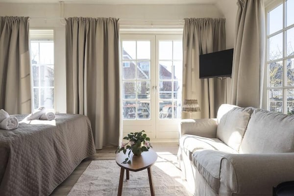 Romantische studio in Boutique Pension Bennekom, 5 min. van Zandvoort Beach - thumbnail 2