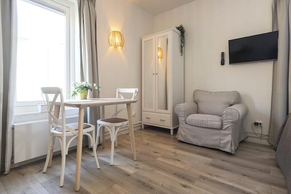 Studio 2 Boutique Pension Bennekom: stijlvol strandvertrek voor 2 in Zandvoort - thumbnail 2