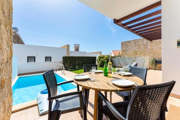 Knus appartement met zwembad en tuin op 1 km van de stranden van Sagres - thumbnail 2
