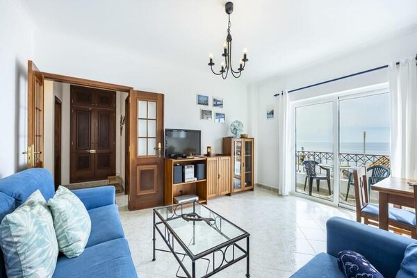 Appartement op de bovenste verdieping met panoramisch zeezicht in Luz - thumbnail 1