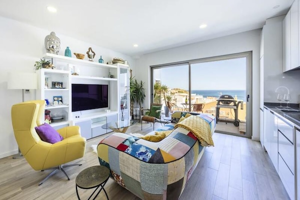 Modern appartement met zeezicht, jacuzzi en dakterras in Burgau, Algarve - thumbnail 1