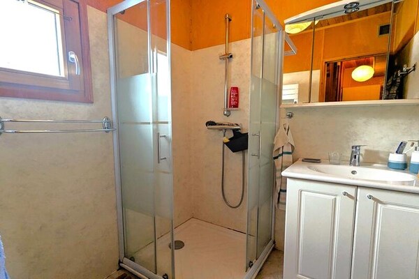 Chalet Puydus: Ruim chalet voor 8 in Puy-Saint-Vincent 1400, vlakbij de piste - thumbnail 6