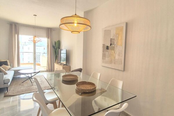 Elegant strandappartement in Mi Capricho, Mijas Costa | 2 slaapkamers, zeezicht - thumbnail 6