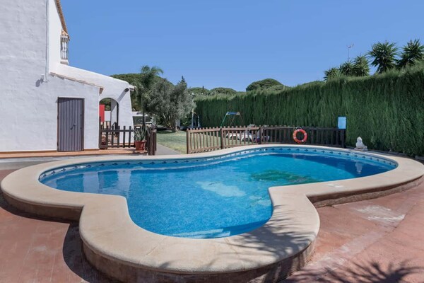 Casa Mariló: Ruim appartement bij Conil de la Frontera met zwembad, vlakbij strand - thumbnail 1