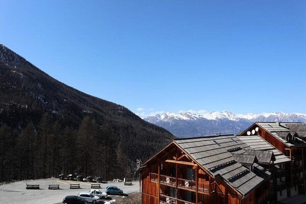 Ski-in ski-out appartement in Les Orres 1800 met zwembad en sauna - thumbnail 2
