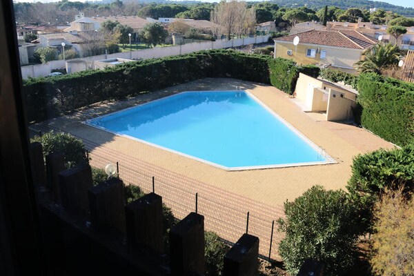 Knusse studio met zwembadzicht in Port Venus Residence, Cap d'Agde - thumbnail 1