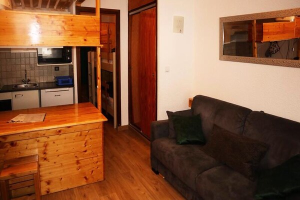 Gezellig studio-appartement op het levendige plein, direct aan de piste - thumbnail 3